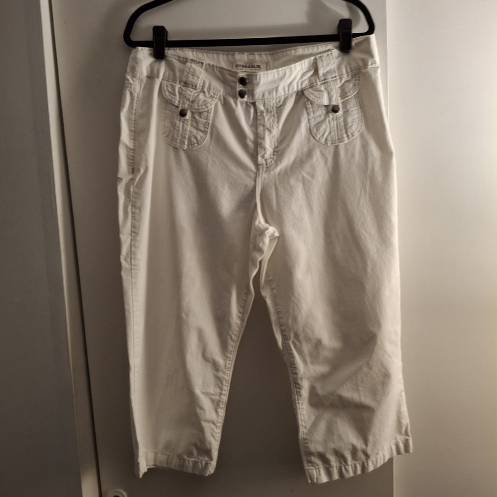 Hydraulic Women's Cream Capris Pants